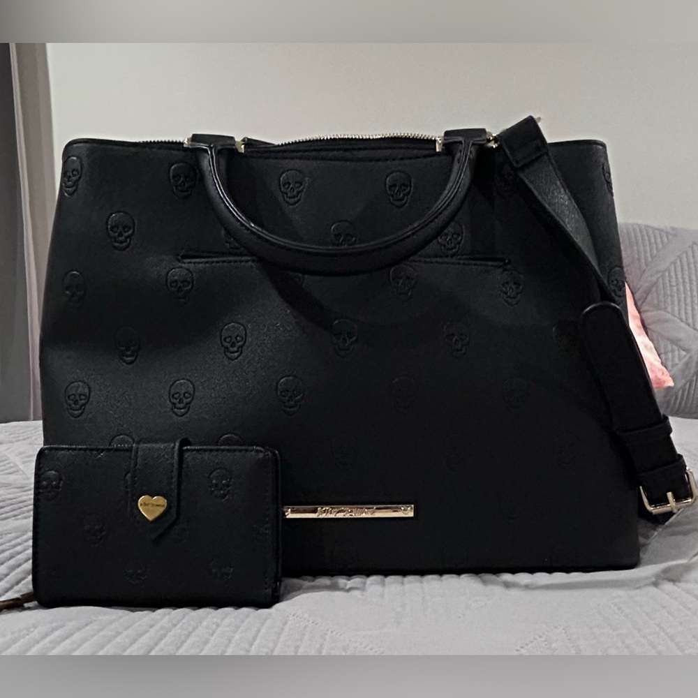 Betsey Johnson SKULLICIOUS crossbody satchel & bifold wallet. Like new